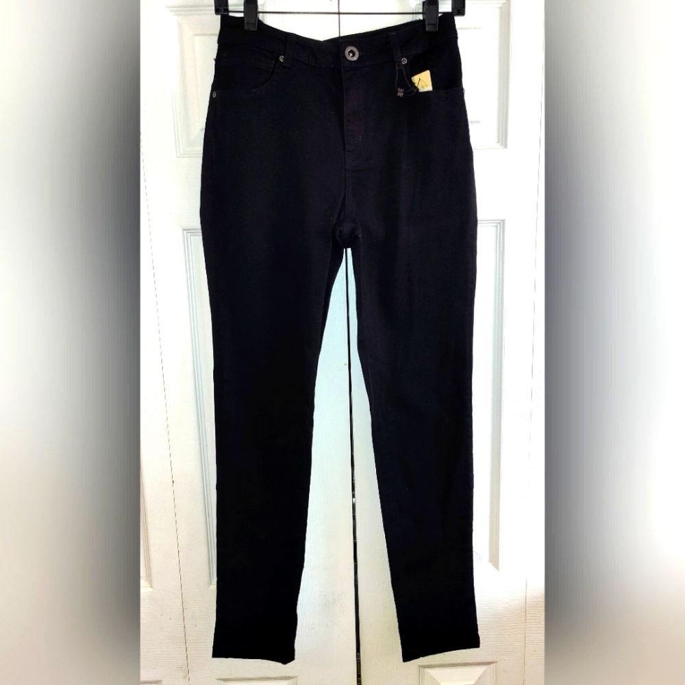 BCBGMAXAZRIA High-Waist Skinny Jeans, Size 30. Make me a reasonable offer.